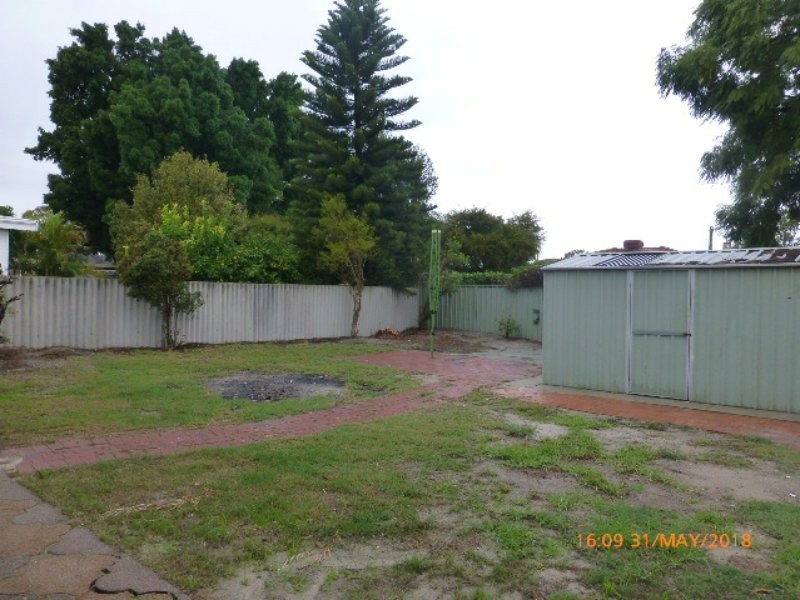 6 Probert Road, Thornlie WA 6108