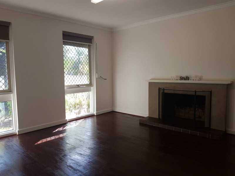11 Lorenzo Street, Thornlie WA 6108