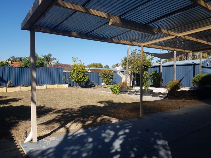 11 Lorenzo Street, Thornlie WA 6108