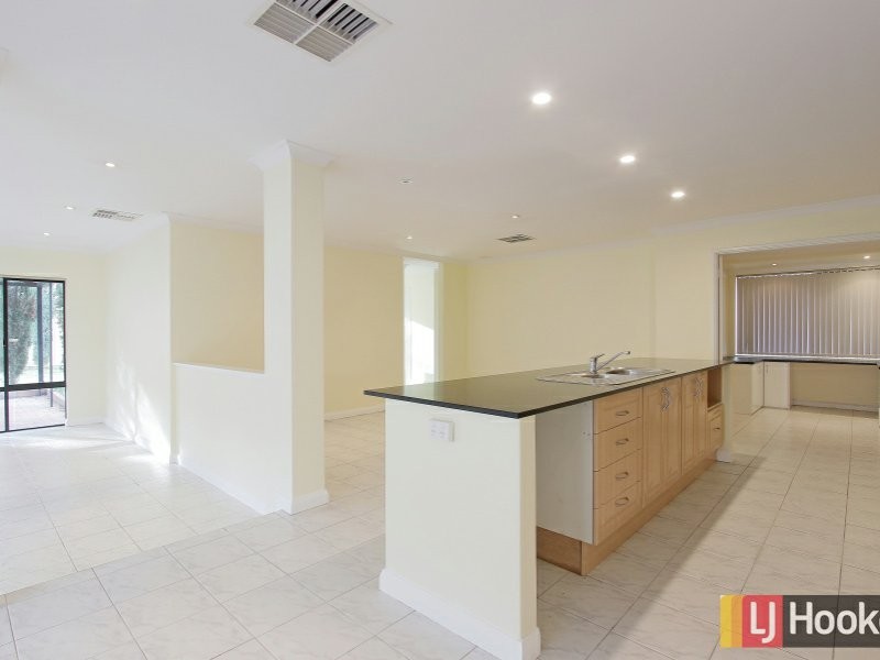 31 Lansdowne Entrance, Canning Vale WA 6155