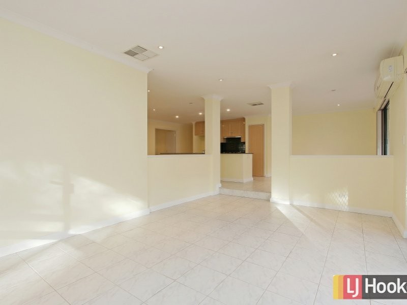 31 Lansdowne Entrance, Canning Vale WA 6155