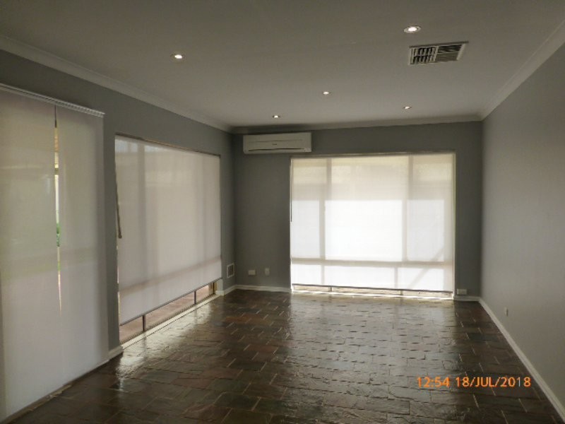 4 Barlee Close, Thornlie WA 6108