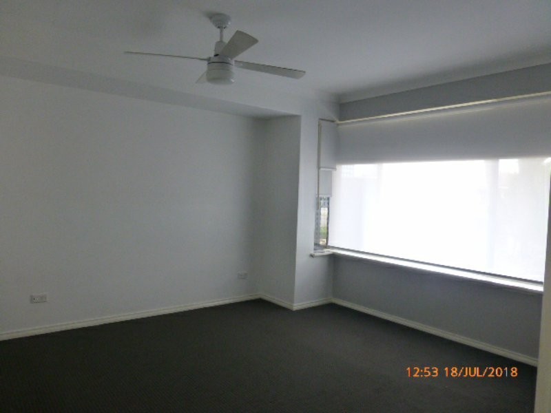 4 Barlee Close, Thornlie WA 6108