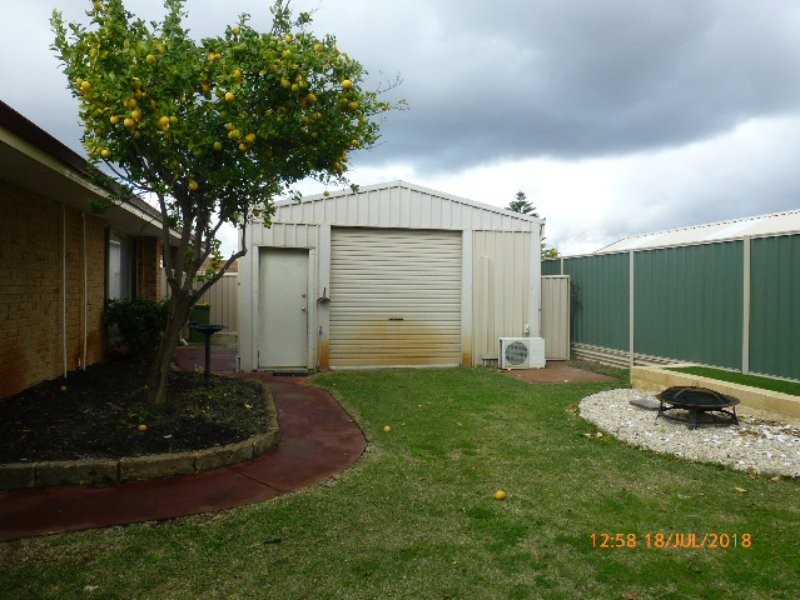 4 Barlee Close, Thornlie WA 6108