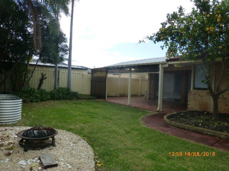 4 Barlee Close, Thornlie WA 6108