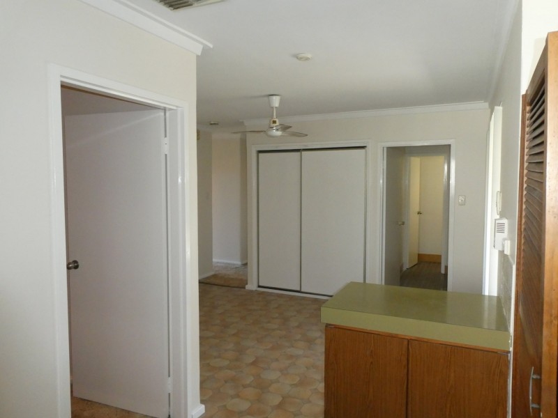 28 Currawong Way, Thornlie WA 6108