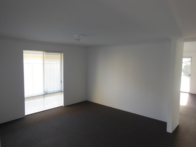 11 Glenariff Boulevard, Canning Vale WA 6155