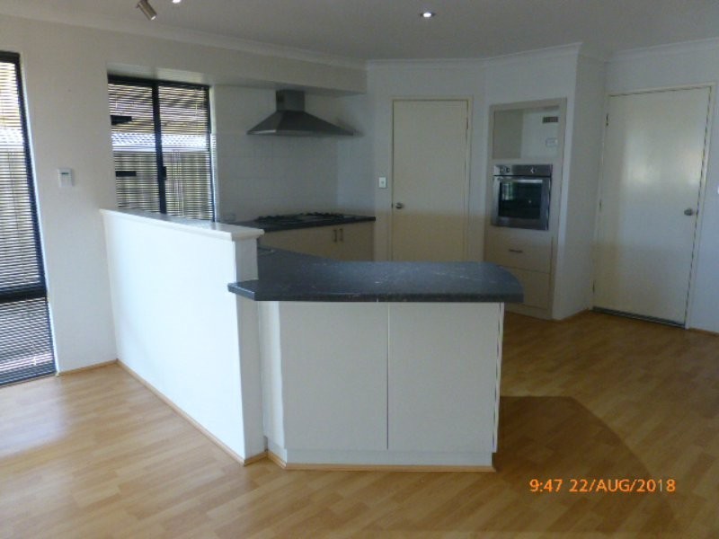 9 Jefferson Way, Piara Waters WA 6112