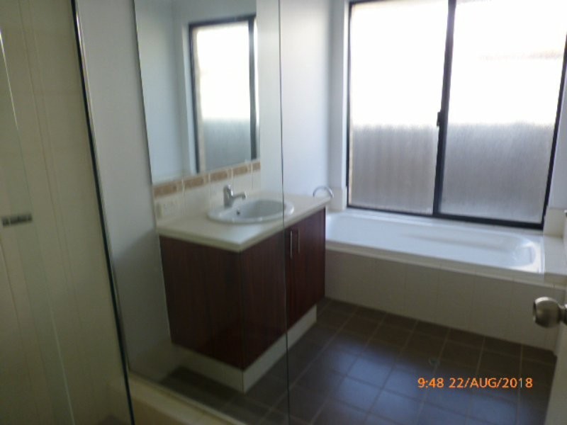 9 Jefferson Way, Piara Waters WA 6112