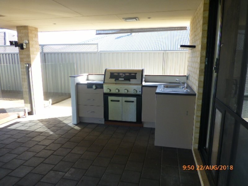 9 Jefferson Way, Piara Waters WA 6112