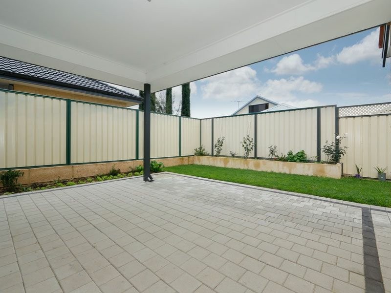 12 Juncea Way, Hammond Park WA 6164