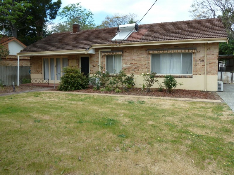 40 Berehaven Avenue, Thornlie WA 6108