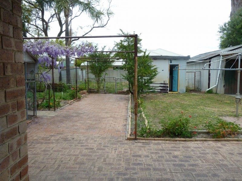 40 Berehaven Avenue, Thornlie WA 6108