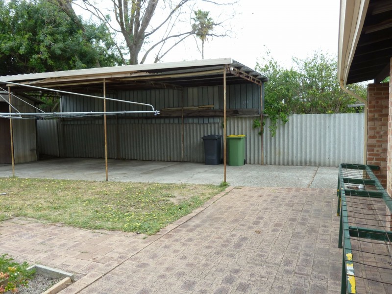 40 Berehaven Avenue, Thornlie WA 6108