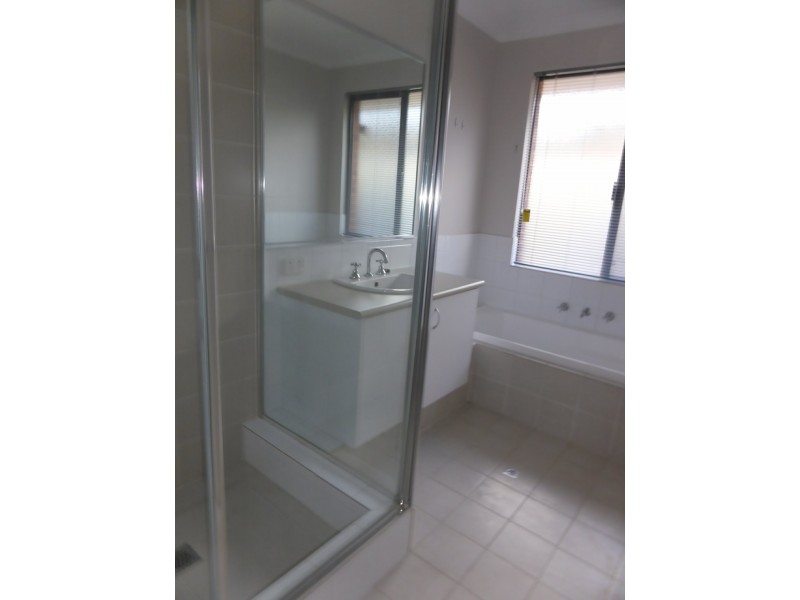 11B Blackall Mews, Piara Waters WA 6112