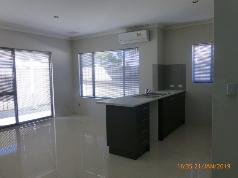 Unit 2/13 Bray Street, Kelmscott WA 6111