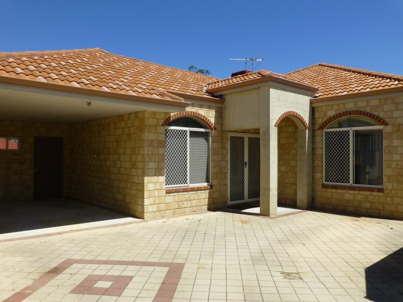 24a Spring Road, Thornlie WA 6108