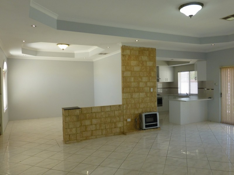 24a Spring Road, Thornlie WA 6108