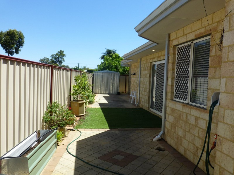 24a Spring Road, Thornlie WA 6108