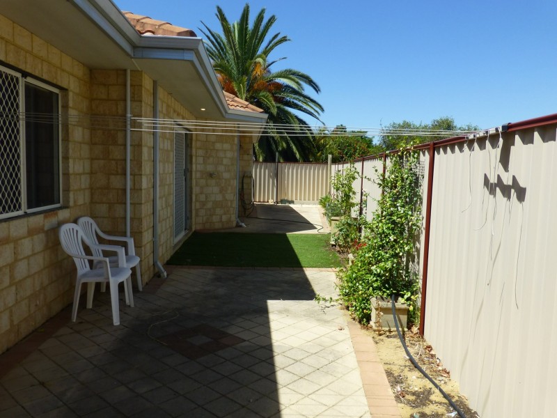 24a Spring Road, Thornlie WA 6108