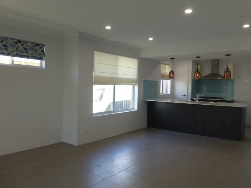 12 Carbeen View, Piara Waters WA 6112