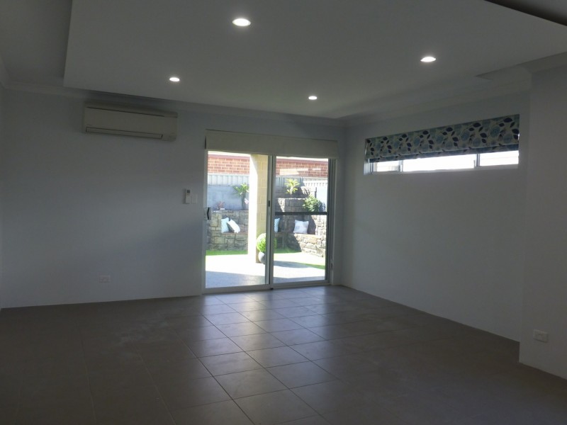 12 Carbeen View, Piara Waters WA 6112