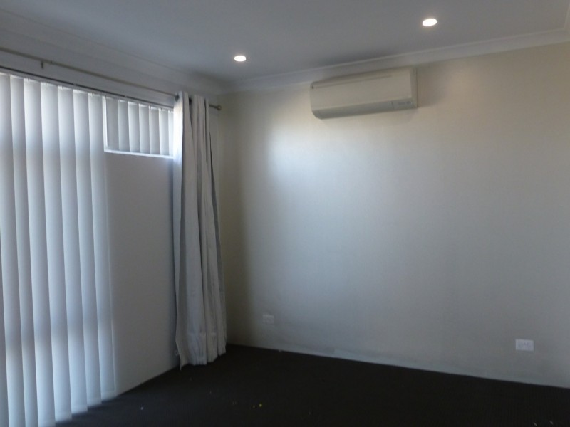 12 Carbeen View, Piara Waters WA 6112