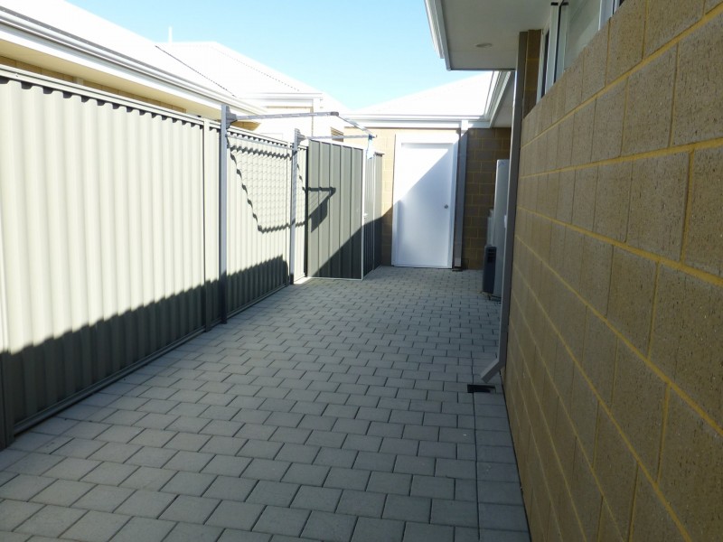 12 Carbeen View, Piara Waters WA 6112