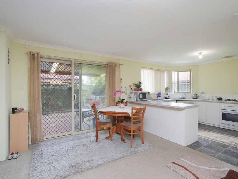 Unit 5/11 Exmouth Place, Thornlie WA 6108
