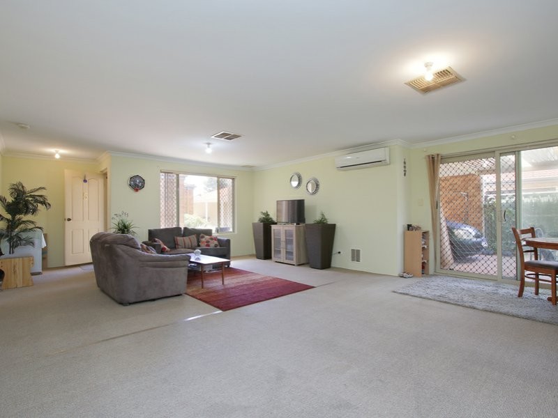 Unit 5/11 Exmouth Place, Thornlie WA 6108