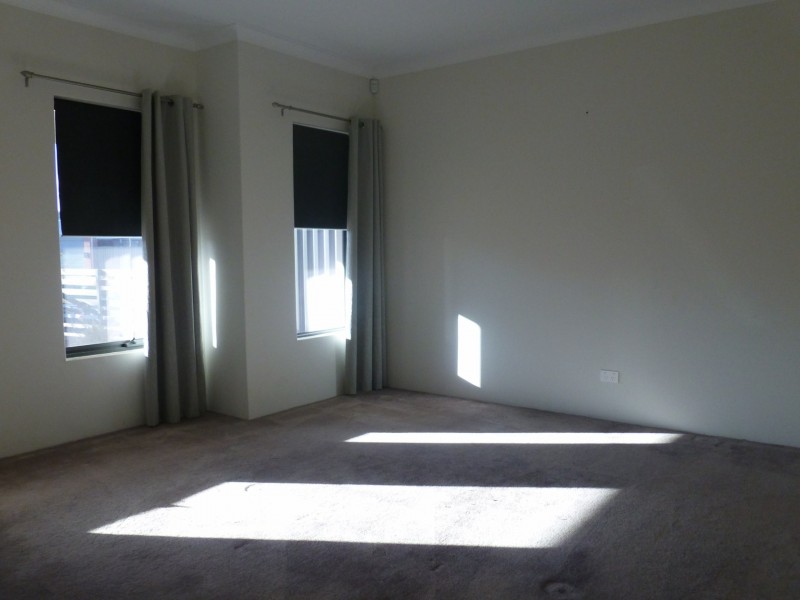 36 St Catharines Promenade, Champion Lakes WA 6111