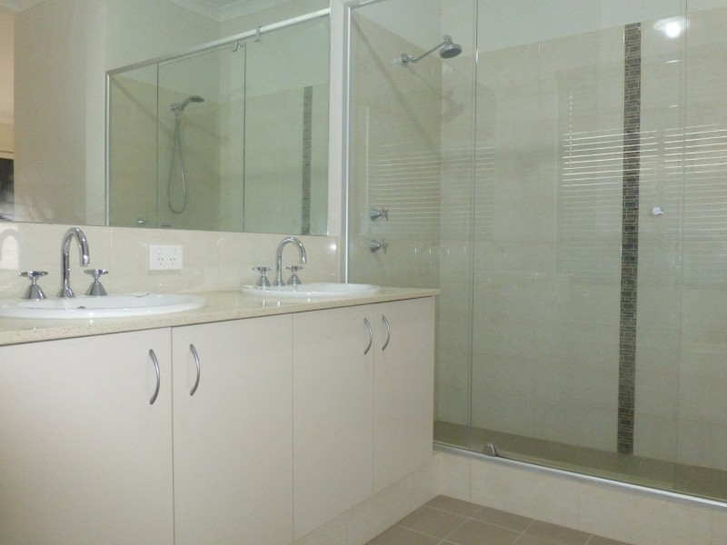 36 St Catharines Promenade, Champion Lakes WA 6111