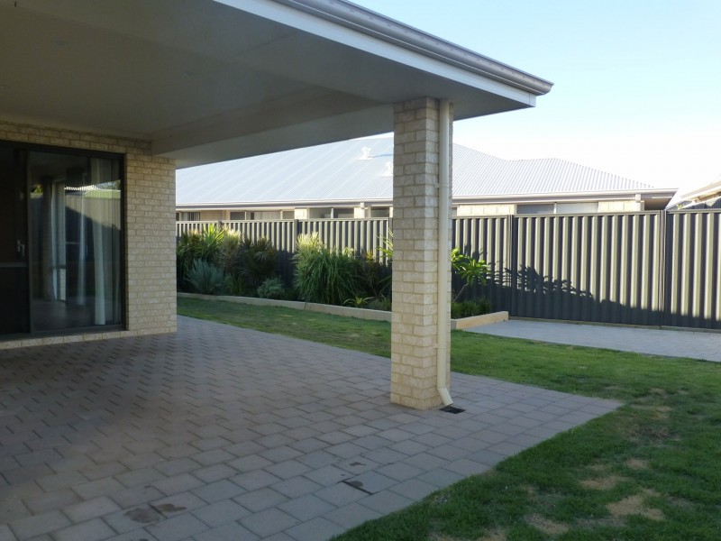 36 St Catharines Promenade, Champion Lakes WA 6111