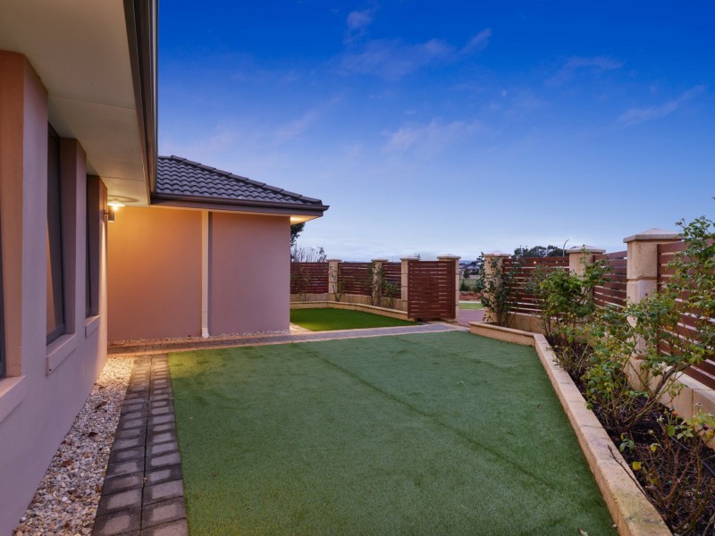 12 Hodgkinson Turn, Canning Vale WA 6155