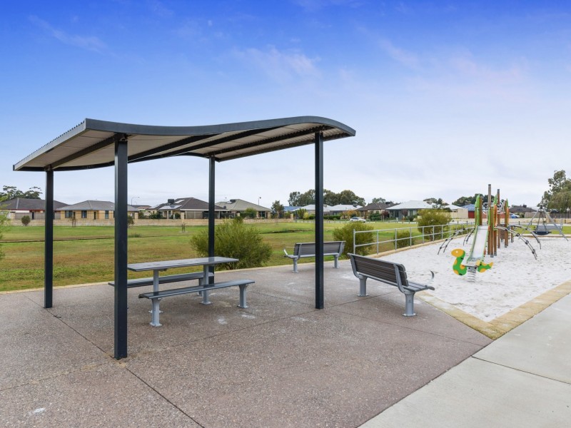 12 Hodgkinson Turn, Canning Vale WA 6155