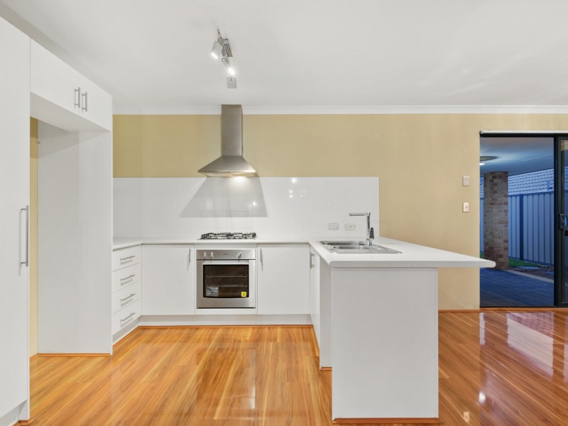 12 Hodgkinson Turn, Canning Vale WA 6155