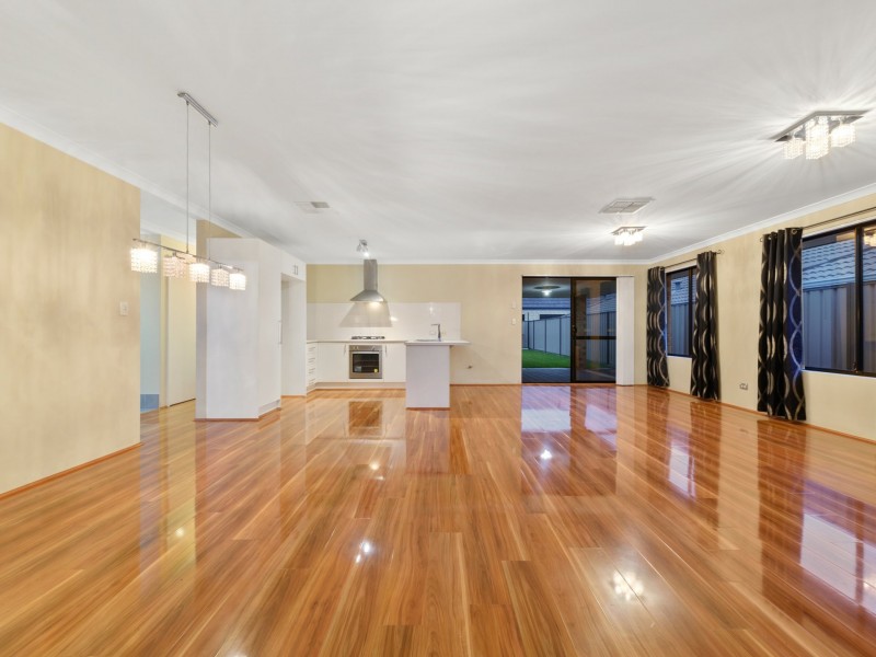12 Hodgkinson Turn, Canning Vale WA 6155