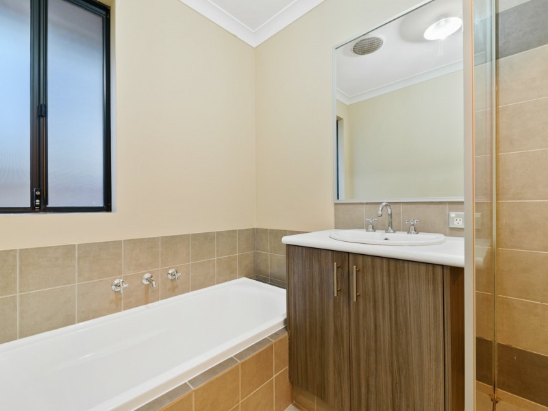 12 Hodgkinson Turn, Canning Vale WA 6155