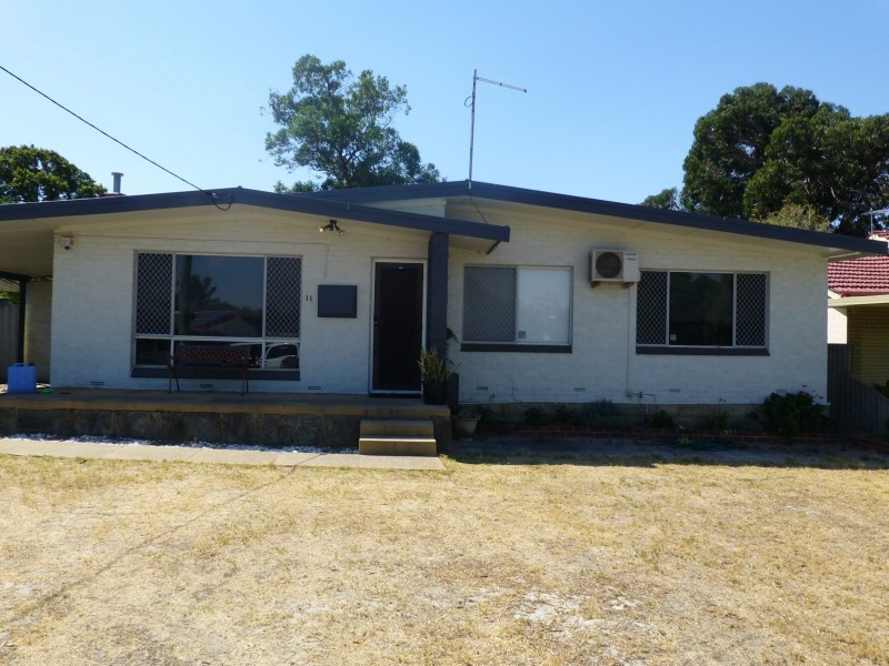 11 Probert Road, Thornlie WA 6108