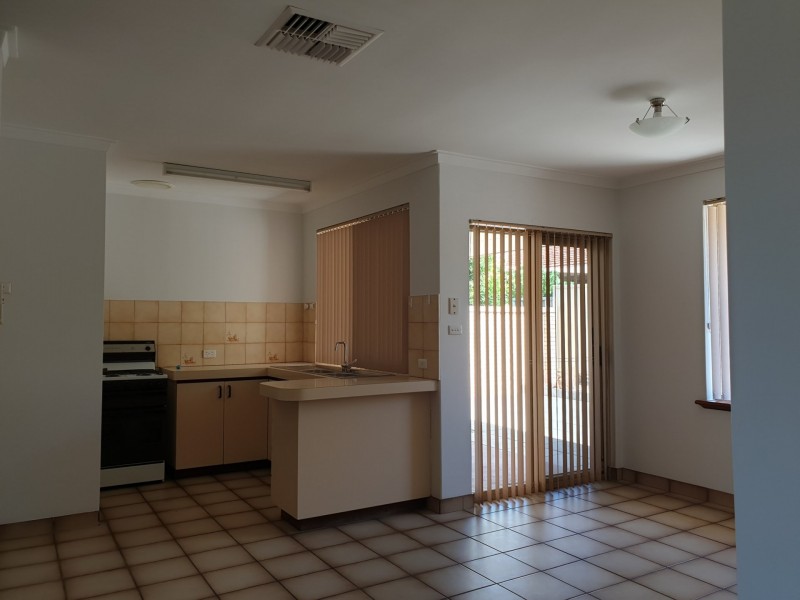 Unit 1/198 Burslem Drive, Maddington WA 6109