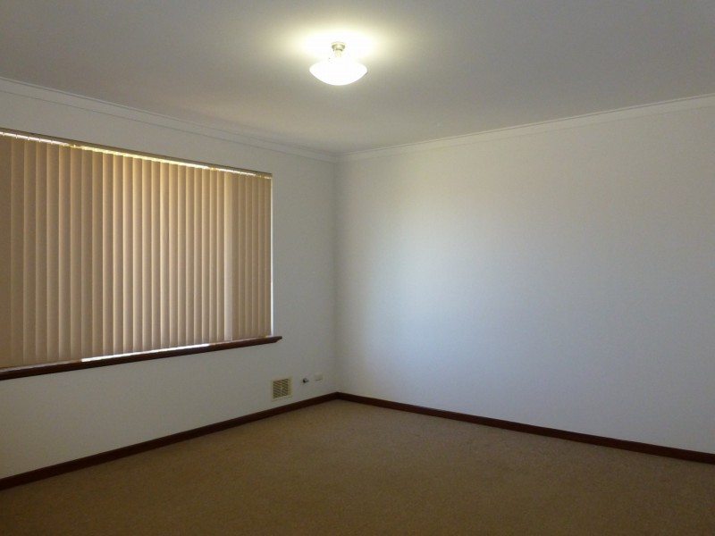 Unit 1/198 Burslem Drive, Maddington WA 6109