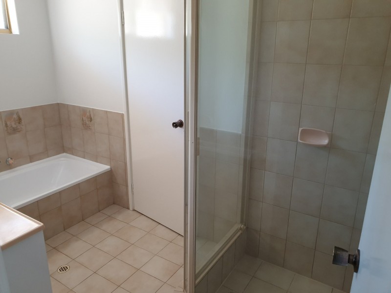 Unit 1/198 Burslem Drive, Maddington WA 6109
