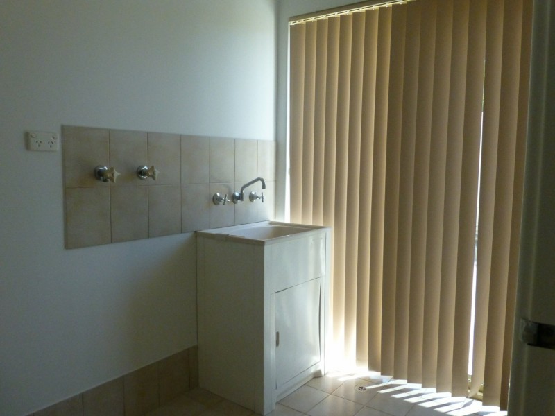 Unit 1/198 Burslem Drive, Maddington WA 6109