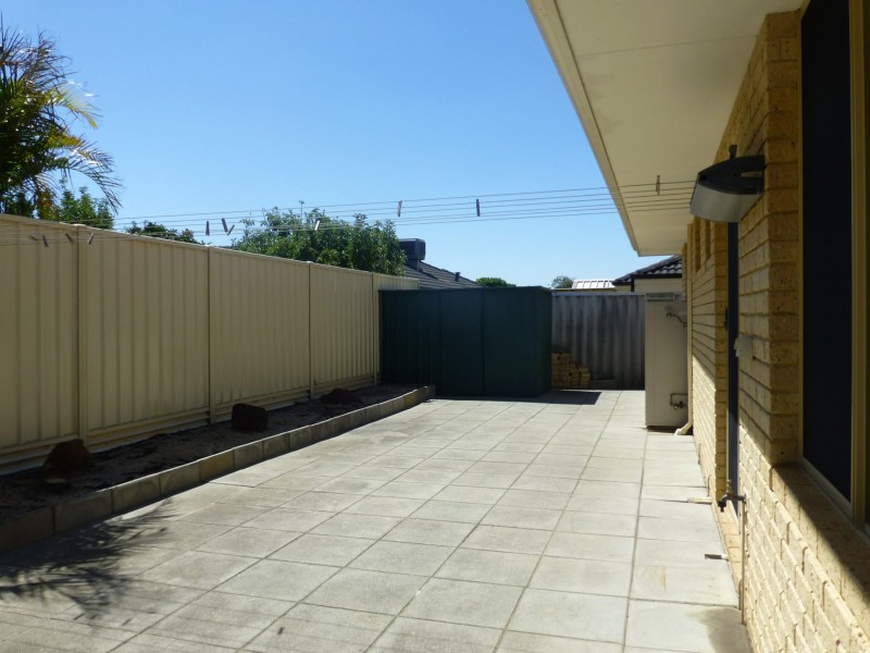 Unit 1/198 Burslem Drive, Maddington WA 6109