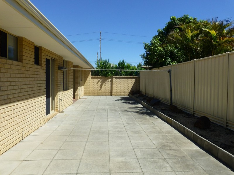 Unit 1/198 Burslem Drive, Maddington WA 6109