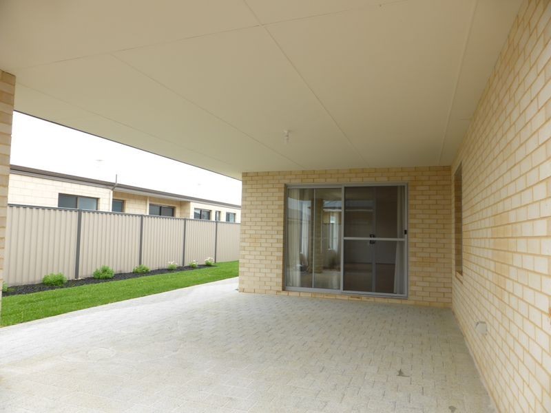 10 Petrona Crescent, Piara Waters WA 6112