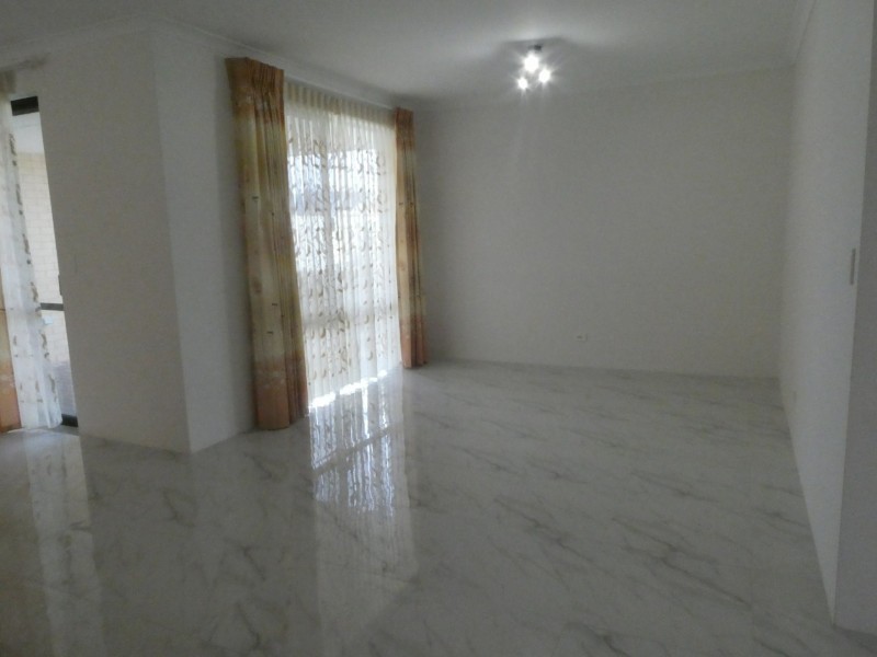 1 Banyoles Circuit, Champion Lakes WA 6111