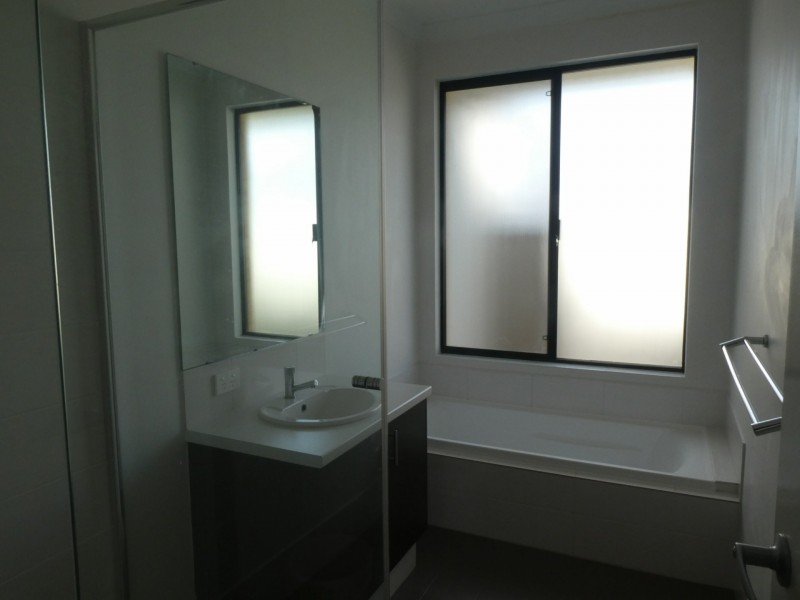 1 Banyoles Circuit, Champion Lakes WA 6111