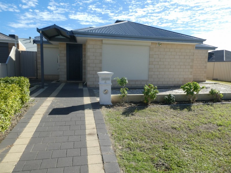 4 Ullapool Place, Seville Grove WA 6112