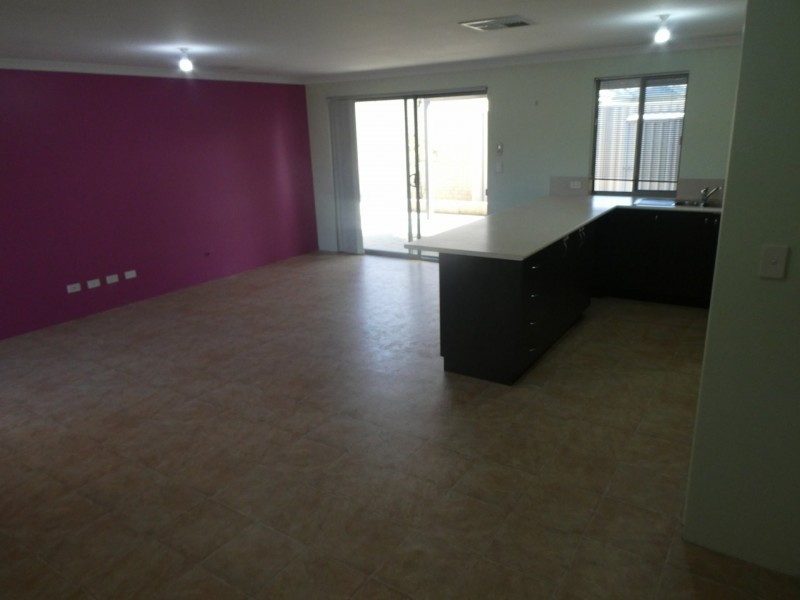 4 Ullapool Place, Seville Grove WA 6112